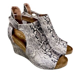 Boutique by Corkys Sunburst Brown Snakeskin Wedge
